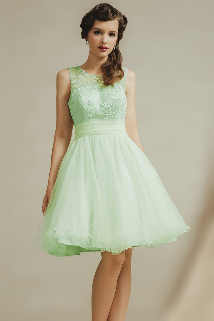 Modern Green Tulle Knee Length Scoop Ruching Formal Gown