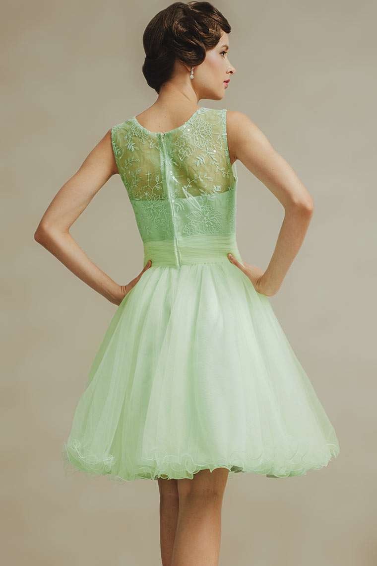 Modern Green Tulle Knee Length Scoop Ruching Formal Gown