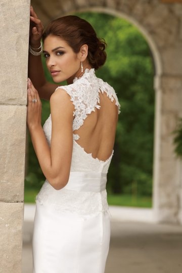http://www.dressesmallau.com/new-lace-embroidery-bow-sleeveless-satin-court-train-mermaid-wedding-dress-p-1044.html