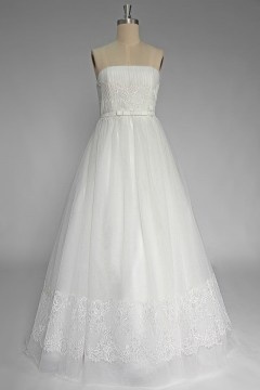 Simple Tulle Floor Length Lace Strapless Wedding Dress