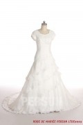 Modest Ruffles Lace Wedding Dress With Short Sleeves