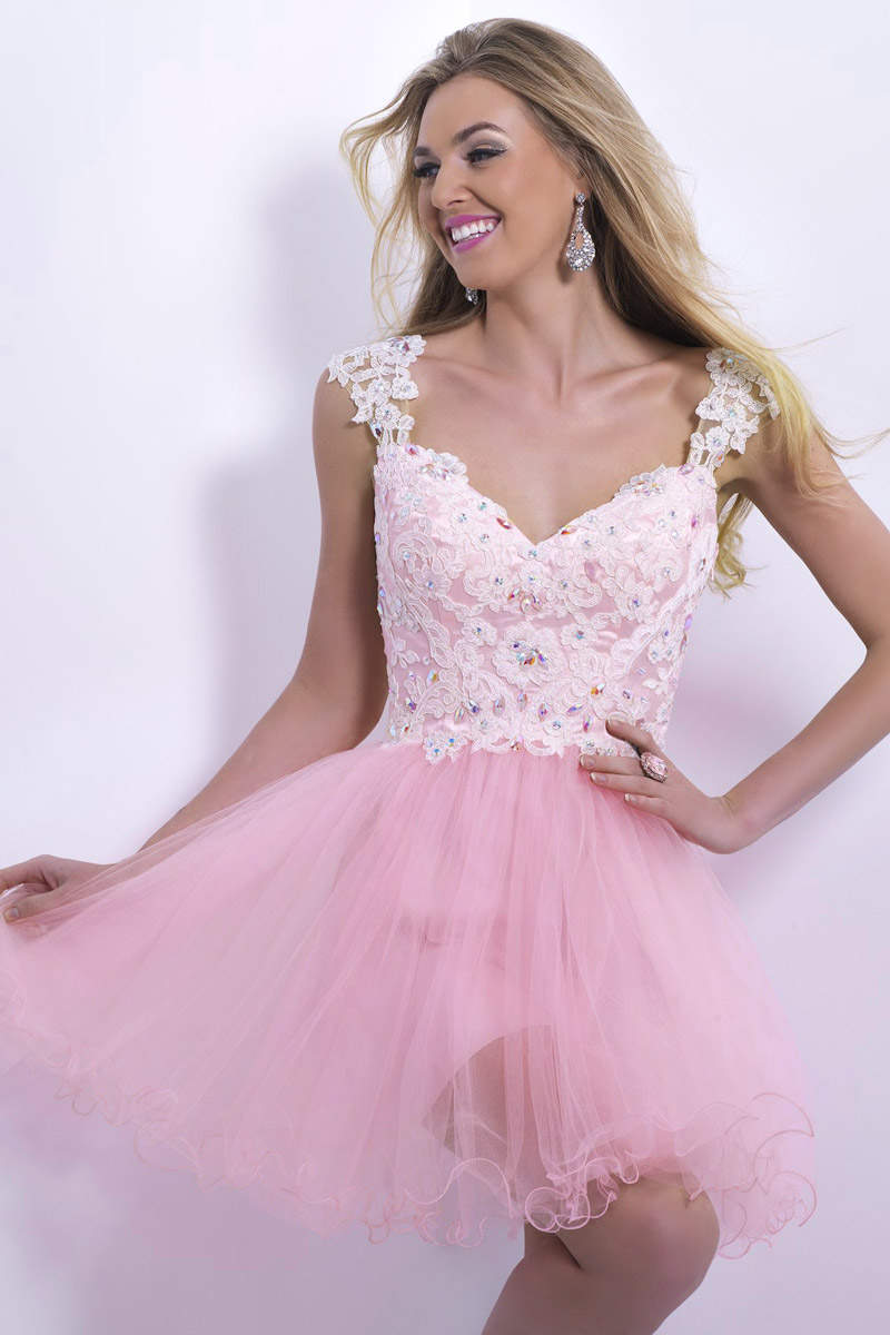 Robe cocktail de mariage rose décolletée en coeur