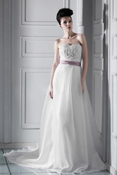 Espectacular Vestido de Novia Hasta el Suelo con Escote Corazón Fajines Appliques Cola Capilla Corte A
