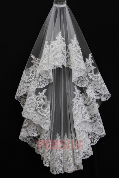 Elbow length Vintage Lace trimmed Veil in Ivory with comb