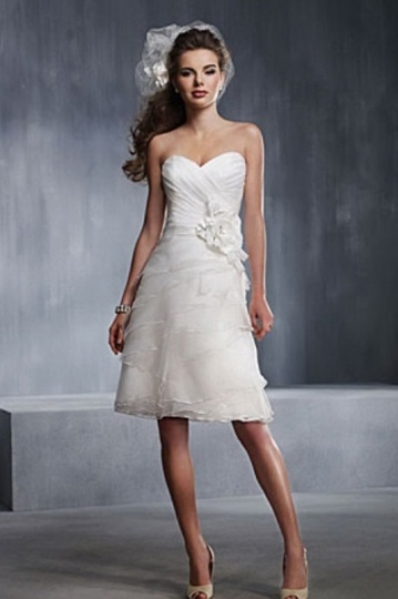 Organza Pleats Applique Tiers Sweetheart Knee length Wedding Dress Persun