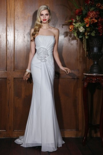 A line Strapless Flower Ruched Chiffon Wedding Dress