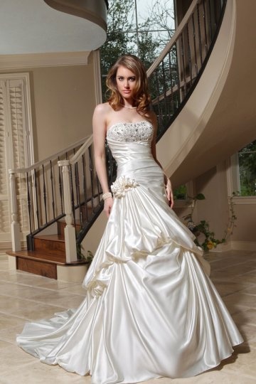 A line Strapless Beading Flower Satin Wedding Dress