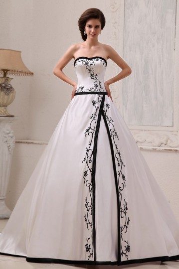 Satin Embroidery Sweetheart Court A line Bridal Gown Wedding Dresses