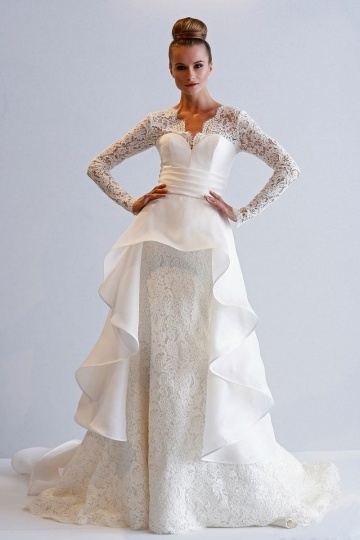 Modernes V-Ausschnitt A-Linie Brautkleider mit Ärmel aus Spitze Persunshop