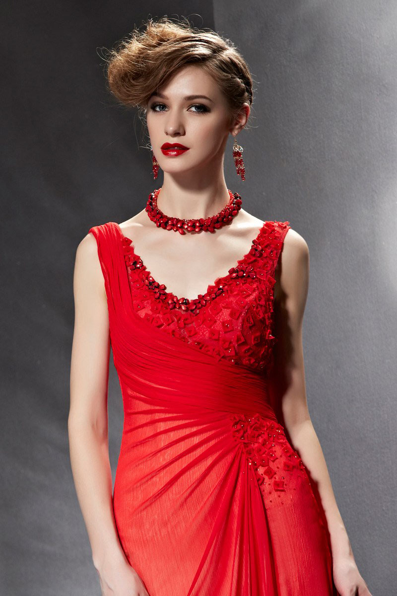Elegant Appliques Ruched Red Chiffon Long Formal Dress