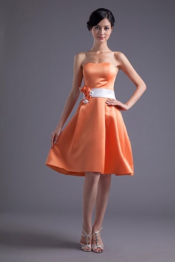 Robe demoiselle d'honneur bustier orange ligne A en satin longue aux genoux