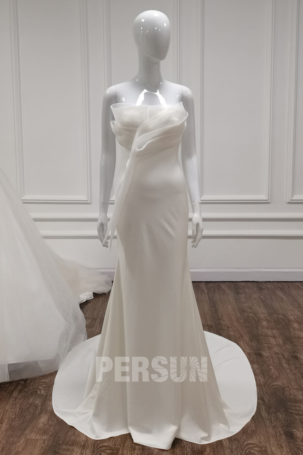 robe de mariée sirène minimaliste bustier drapé crêpe