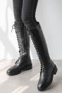 Bottes martin hautes au genou noires à lacet talon plat