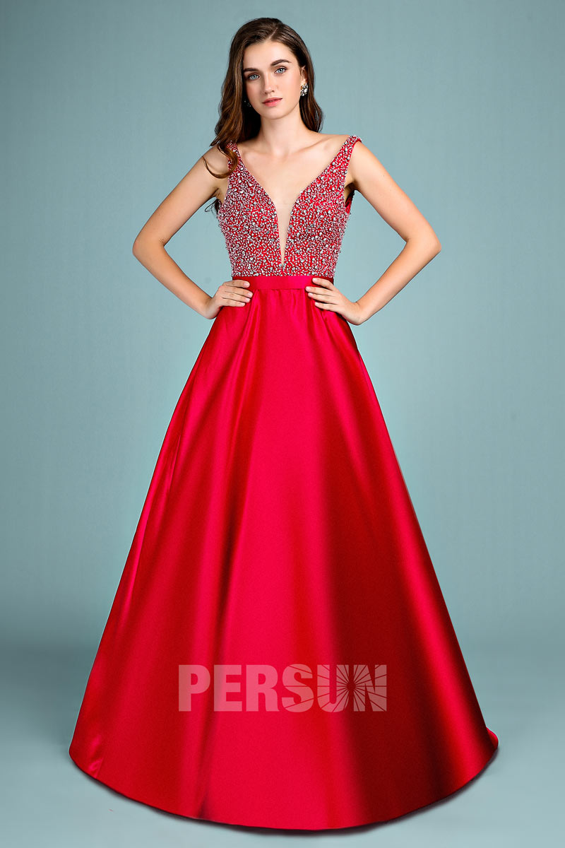 robe de mariée rouge princesse col v plongeant bustier ornée de strass 2019 