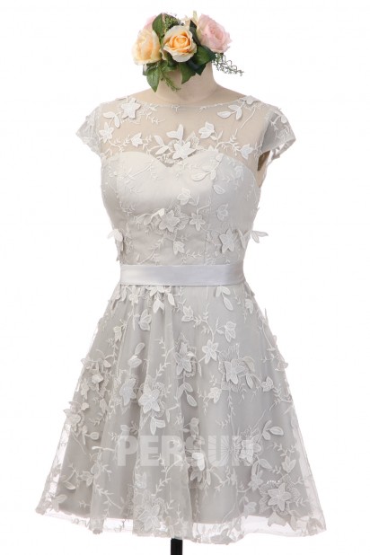 robe de mariée grise courte encolure illusion couvert en dentelle 3D fleurie