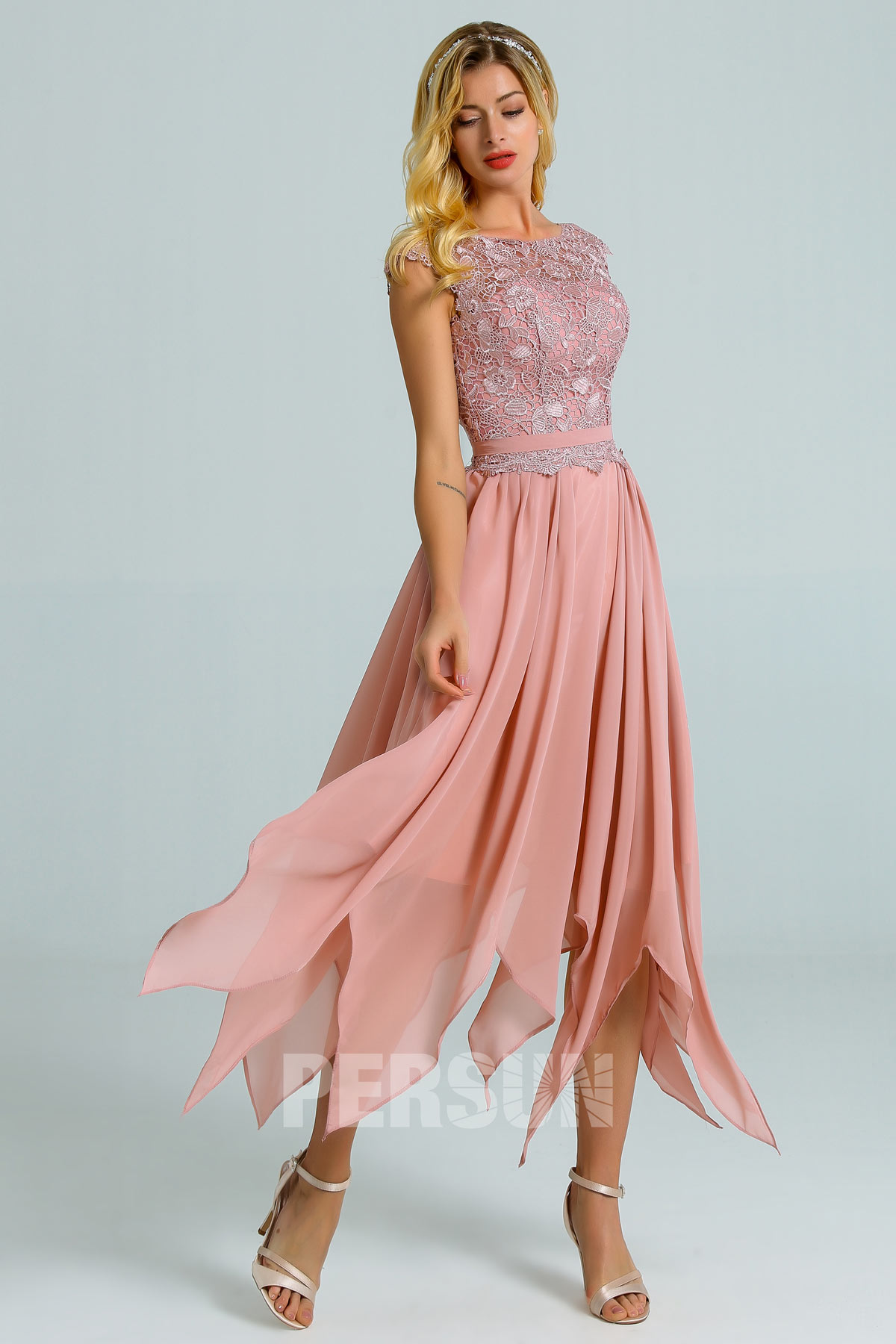 robe de cocktail courte rose chair haut en dentelle florale jupe irrégulière