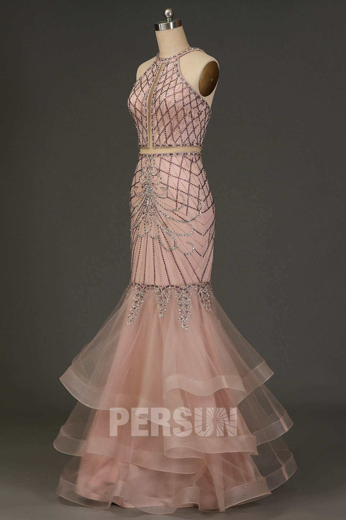 Robe de soirée 2020 sirène rose pâle parsemé de bijoux et jupe froufrou