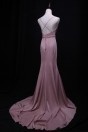 Robe de soirée rose nude cache coeur design minimalisme coupe sirène à dos bretelles croisées