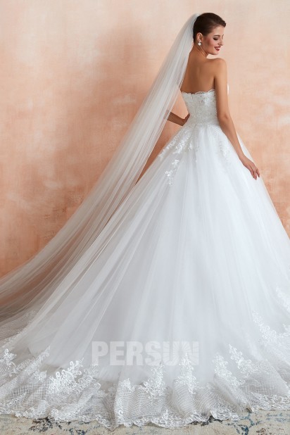 Princesse lumineuse blanche étincelle corsage en dentelle perlée manches  longues robe de mariée avec tulle scintillant scintillant divers styles -   Canada