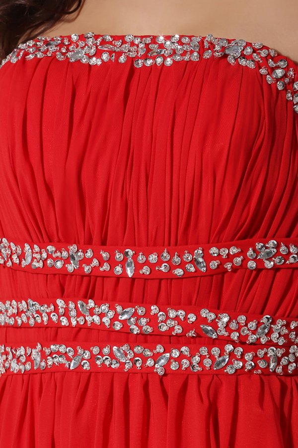 longue de robe rouge empire bustier droit à strass