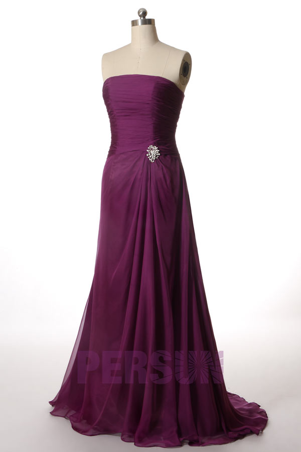 robe de soirée longue violette bustier droit drapé embelli de strass