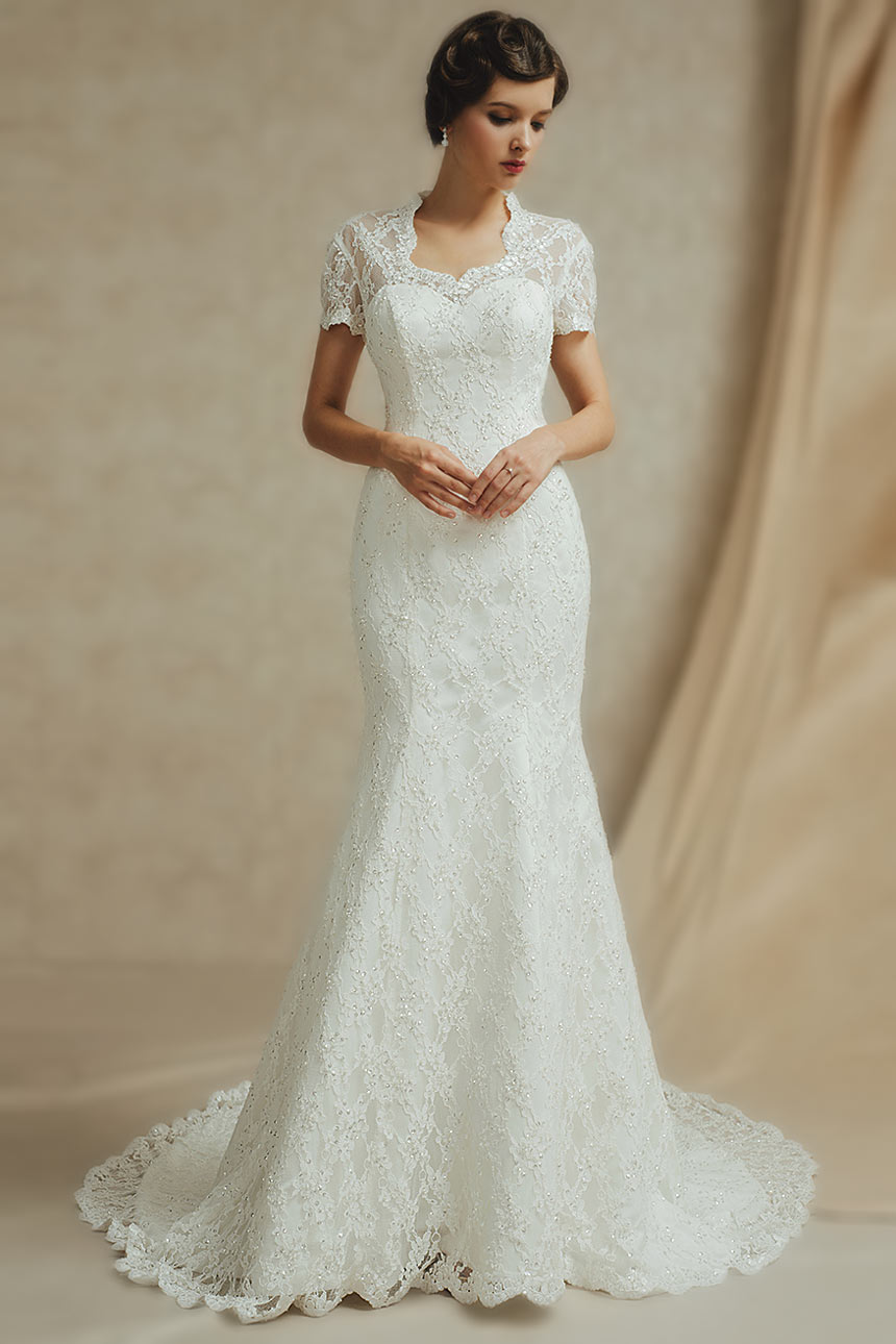 robe de mariée sirène en dentelle appliquée florale à manches courte avec traîne