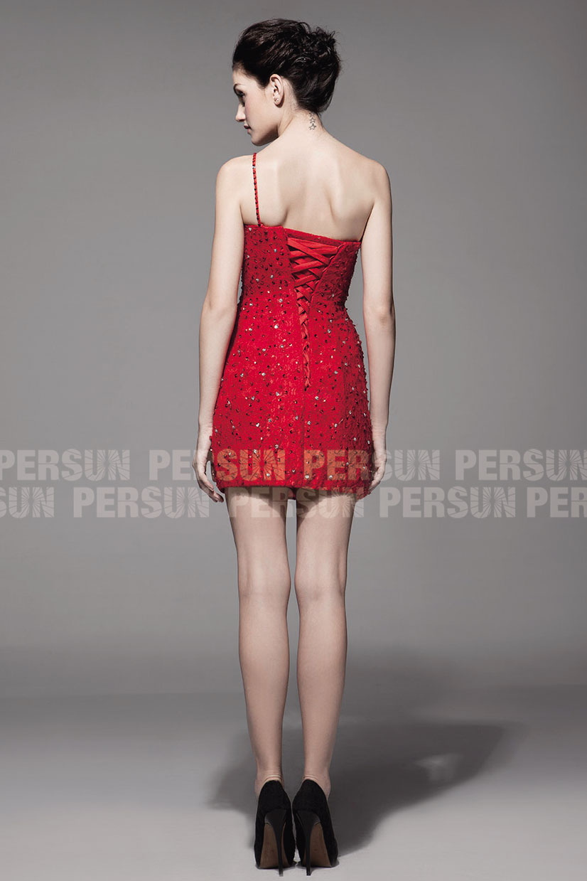 Mini robe rouge moulante asymétrique en dentelle rétro