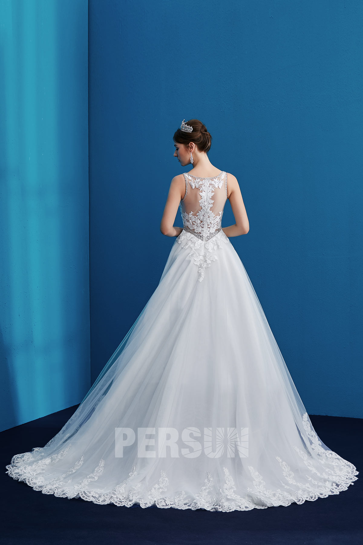 robe de mariée princesse à dos transparent appliqué de dentelle guipure