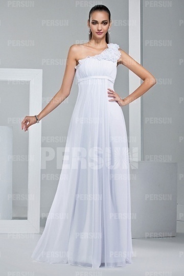 robe de soirée blanche asymétrique style Kate Middleton