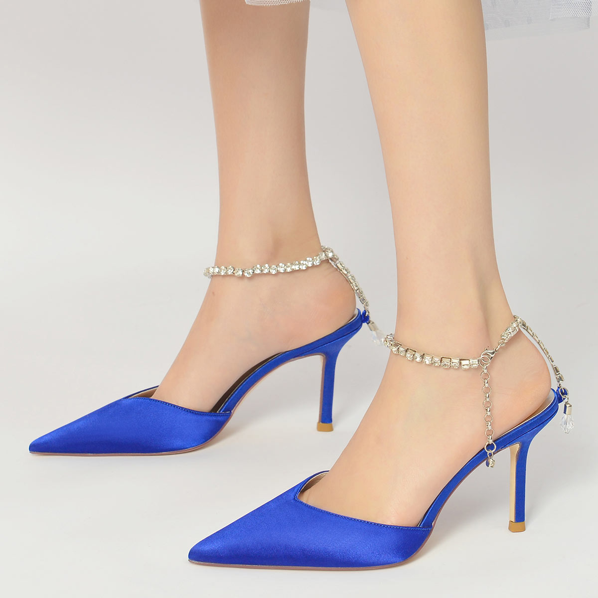 Sandale bleu royal avec bride en strass à bout pointu