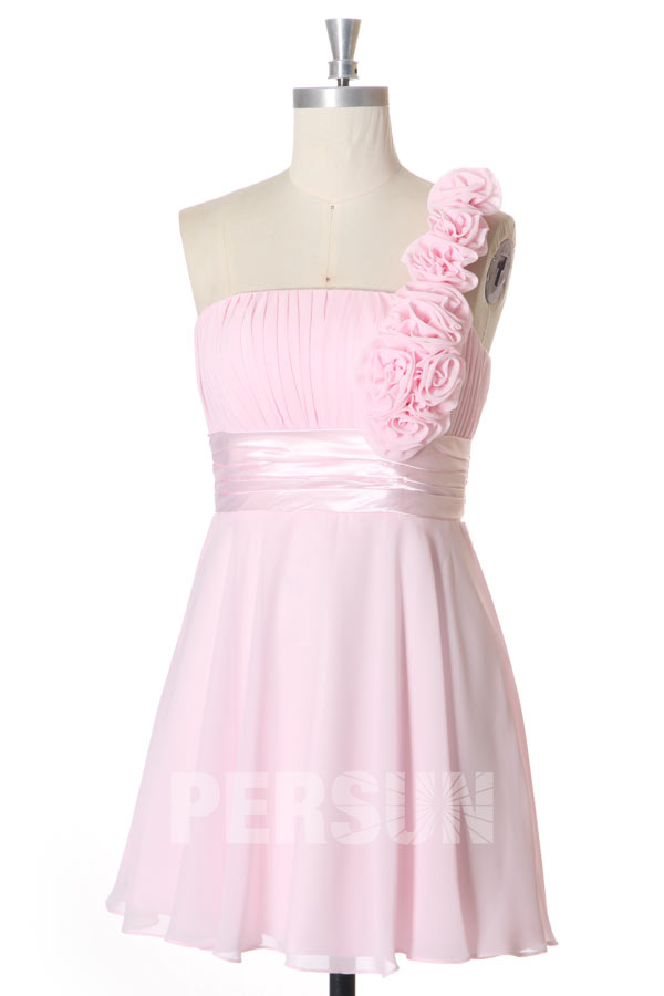 Chic robe rose courte empire ruchée fleurs asymétrique