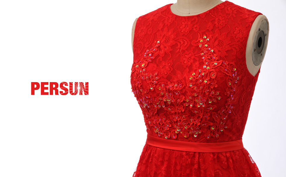 robe rouge habillée dentelle style bascule à haut embelli de strass