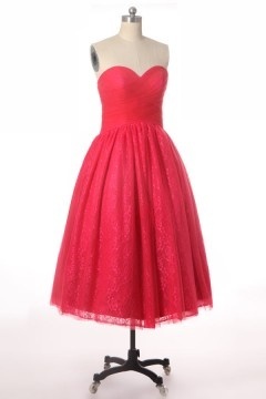 Romantique robe rouge mi-longue vintage bustier cœur plissé