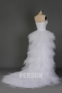 Stéphanie: Robe mariée spectaculaire court devant bustier plume jupe fantaisie