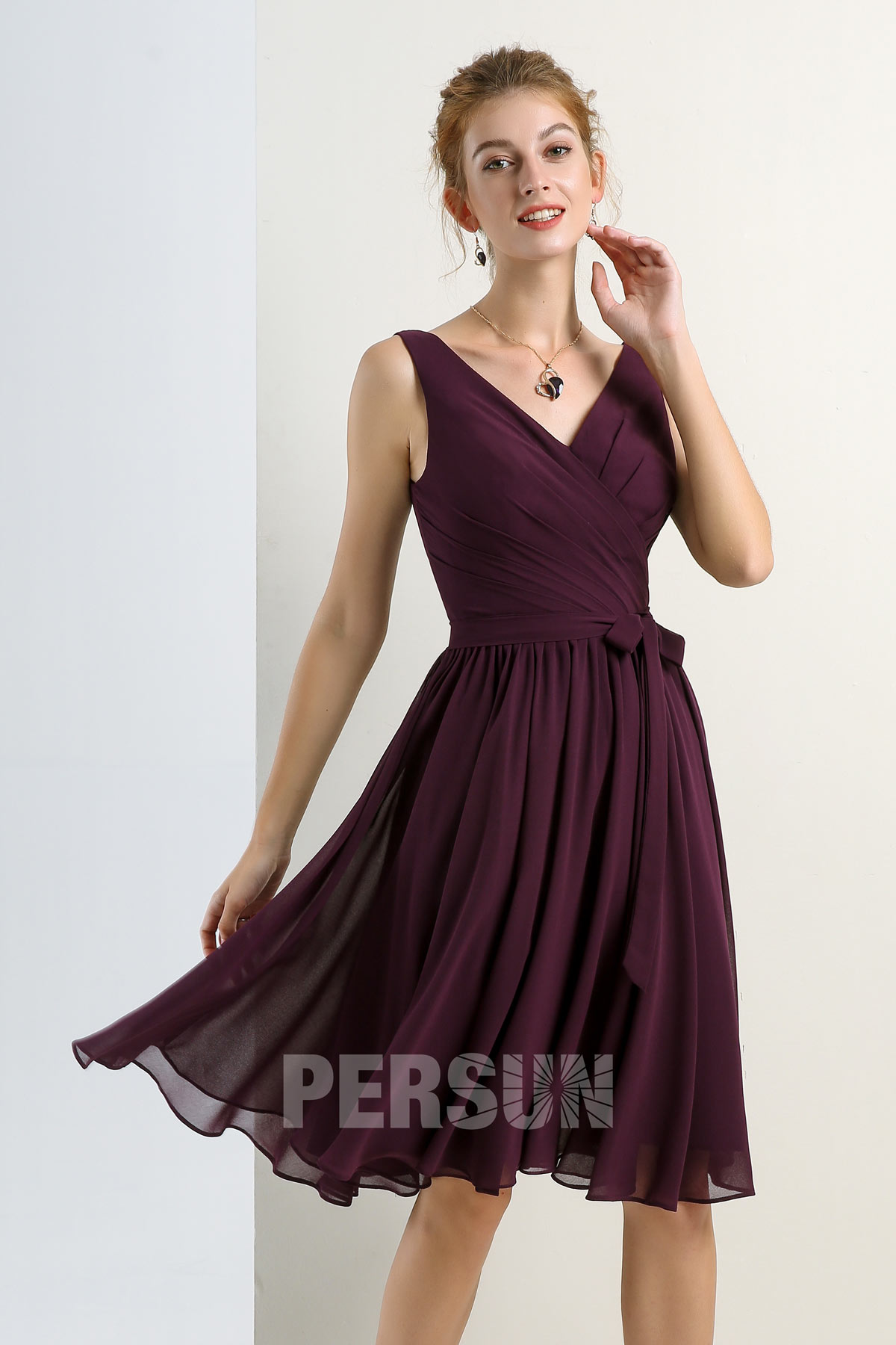 robe de cocktail courte violette bustier plissé col v 