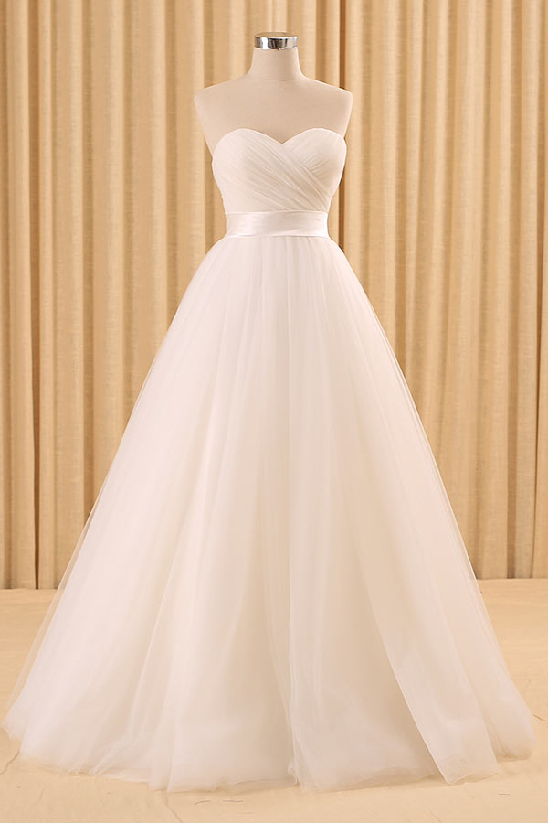 robe de mariée princesse simple bustier coeur plissé pour mariage d'été
