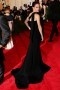 Robe de soirée noire sexy découpé style Emma Watson au Met Gala