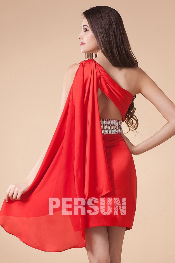 robe rouge asymétrique courte dos découpé