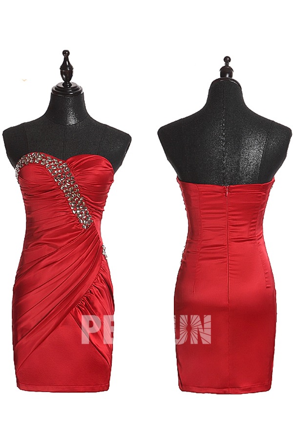 robe rouge fourreau courte orné de strass