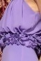 Robe violette chic bretelle autour du cou ornée de rose