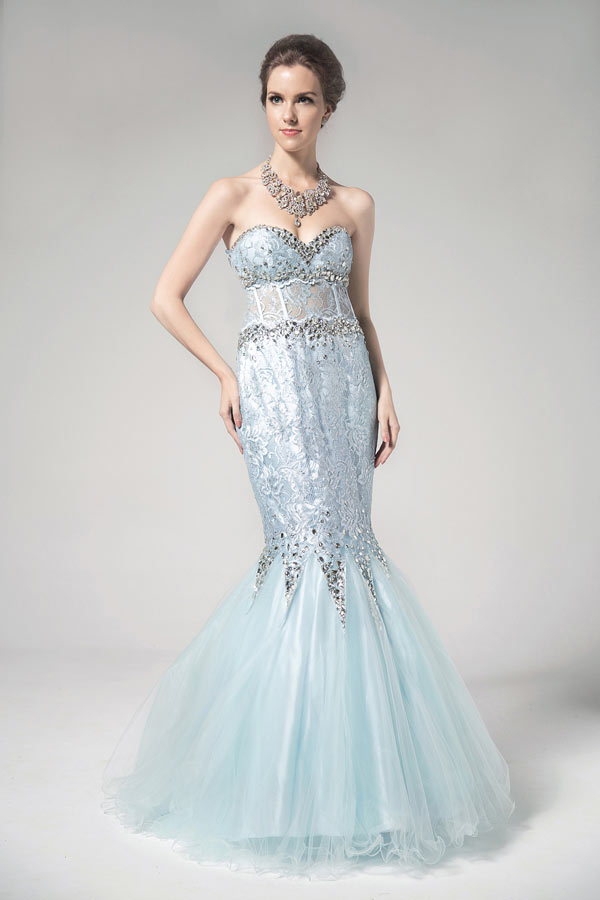 robe de mariée bleu sirène sexy bustier coeur taille illusion dentelle embelli de bijoux