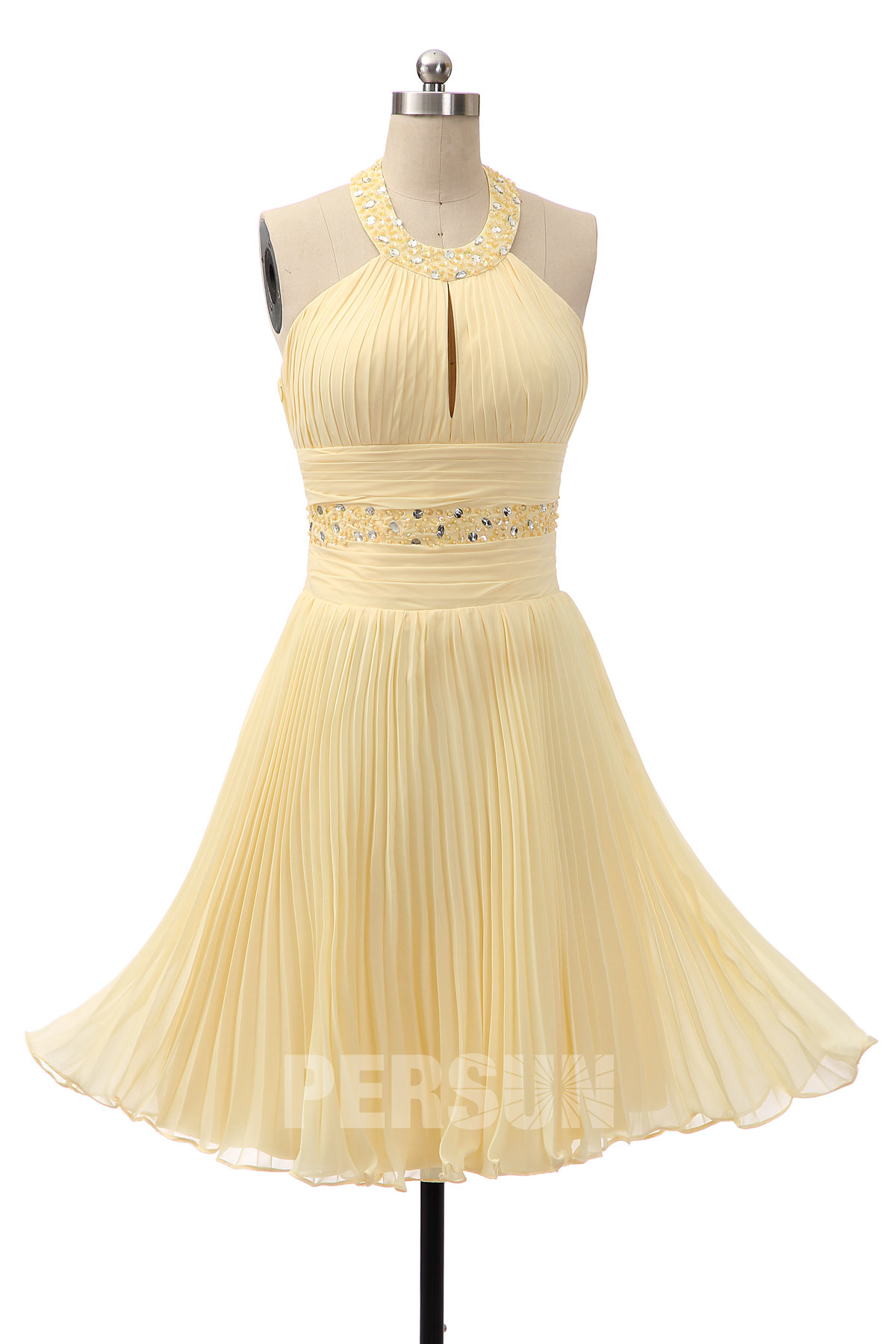 robe de soirée mi-longue jaune clair plissé embelli de bijoux