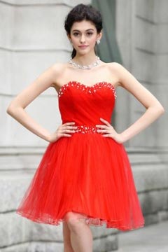 Petite robe rouge bustier cœur plissée avec strass
