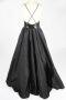 Robe de bal en taffetas noir pour silhouette A à dos nu décolleté V