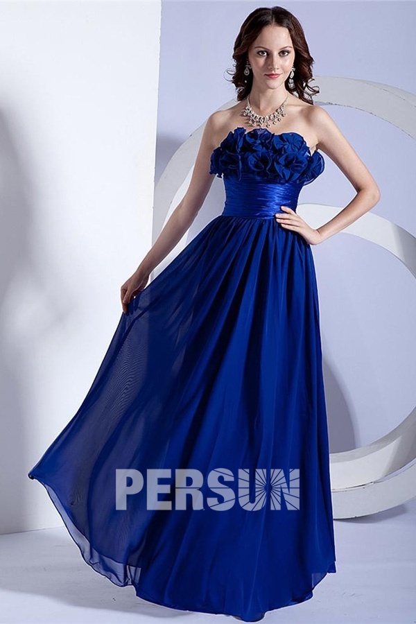 robe de soirée longue bleu roi bustier embelli de fleurs taille plissé