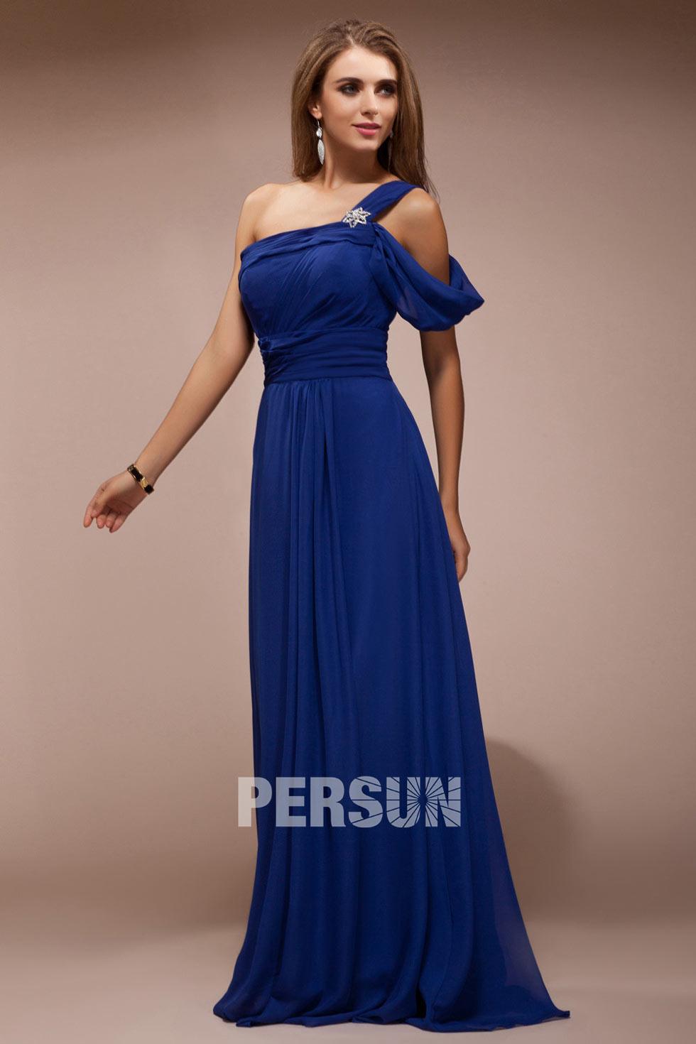robe bleu longue col asymétrique aux bijoux  pour soirée mariage