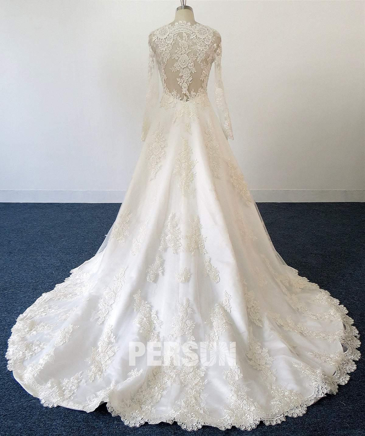 robe de mariée dos transparent avec manches longues