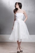 A Linie trägerloses knielanges Applikationen 2013 Brautkleid aus Organza