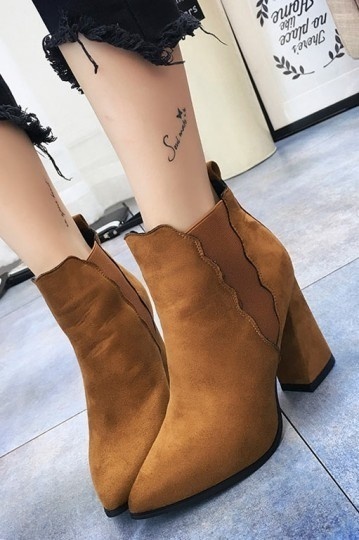 bottines camel talon carre