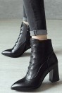 Vintage Bottes femme cuir rouge à oeillet talons hauts bout pointu